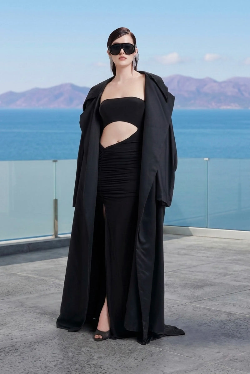 Trench coat in black