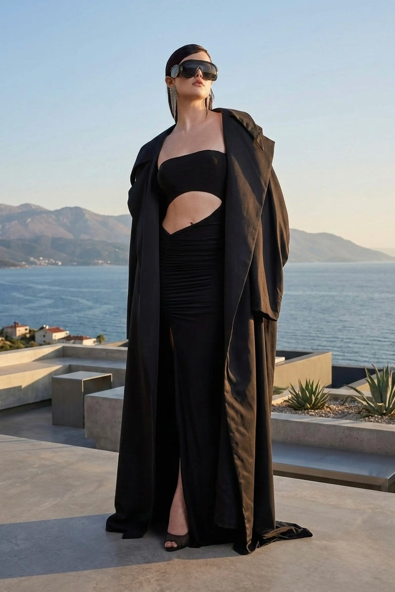 Trench coat in black