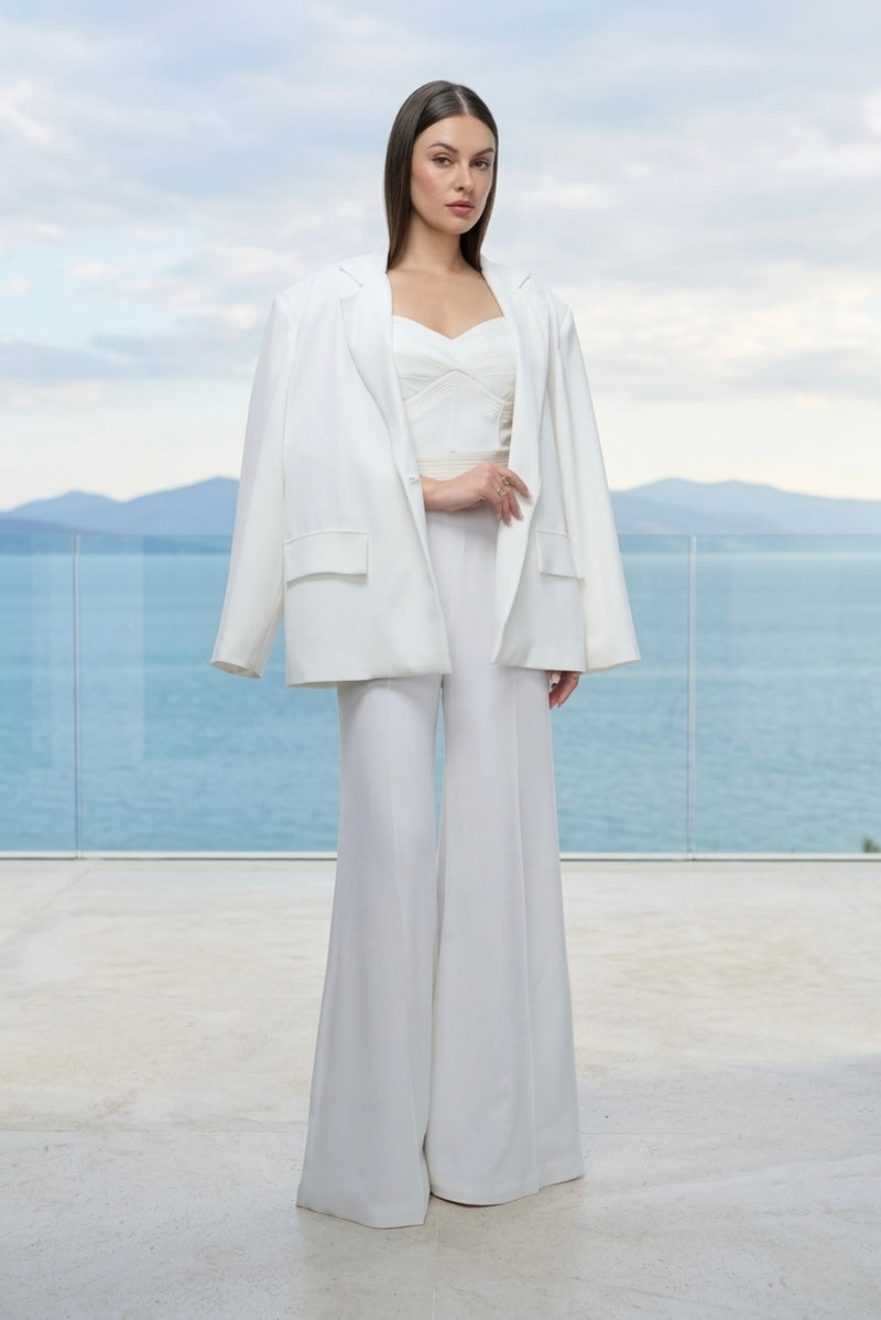 Structured blazer in off-white